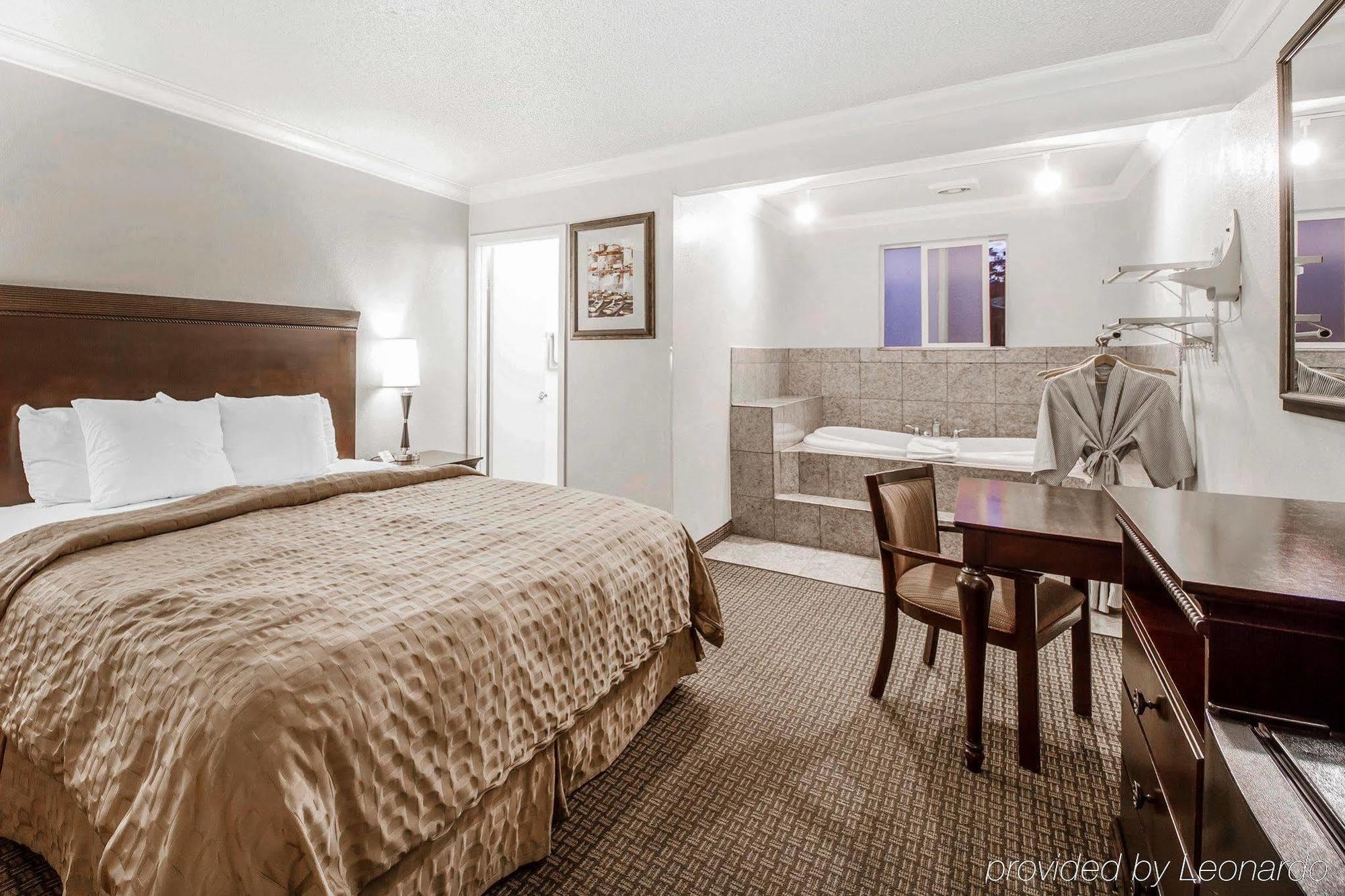 Stargazer Inn And Suites Monterey Exteriör bild